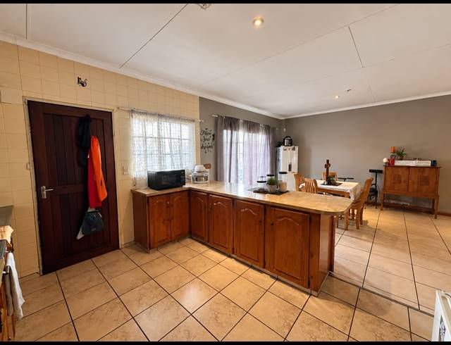 2 BEDROOM TOWNHOUSE FOR SALE IN WALDRIFT